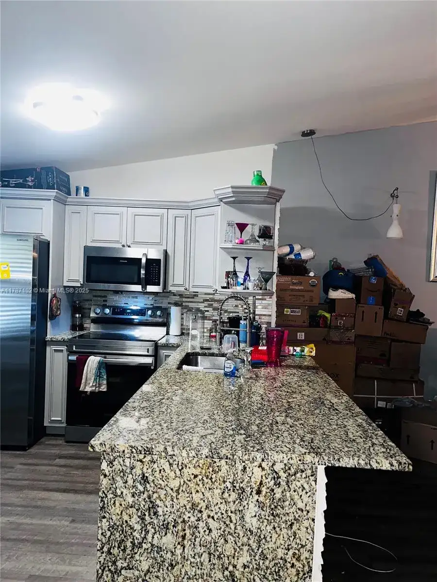 4335 NW 4th Ave, Deerfield Beach FL 33064 photo 3