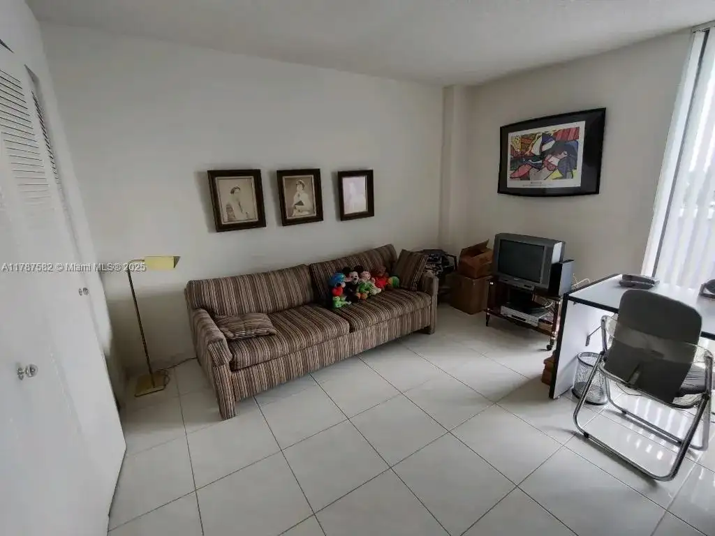 20515 E Country Club Dr # 646, Aventura FL 33180 photo 4