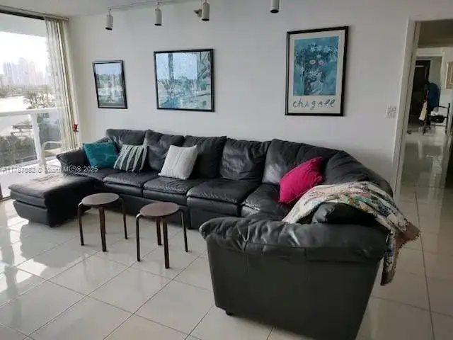 20515 E Country Club Dr # 646, Aventura FL 33180 photo 5