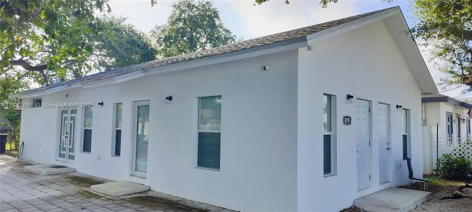 4295 NW 32nd Ave, Miami FL 33142 photo 2
