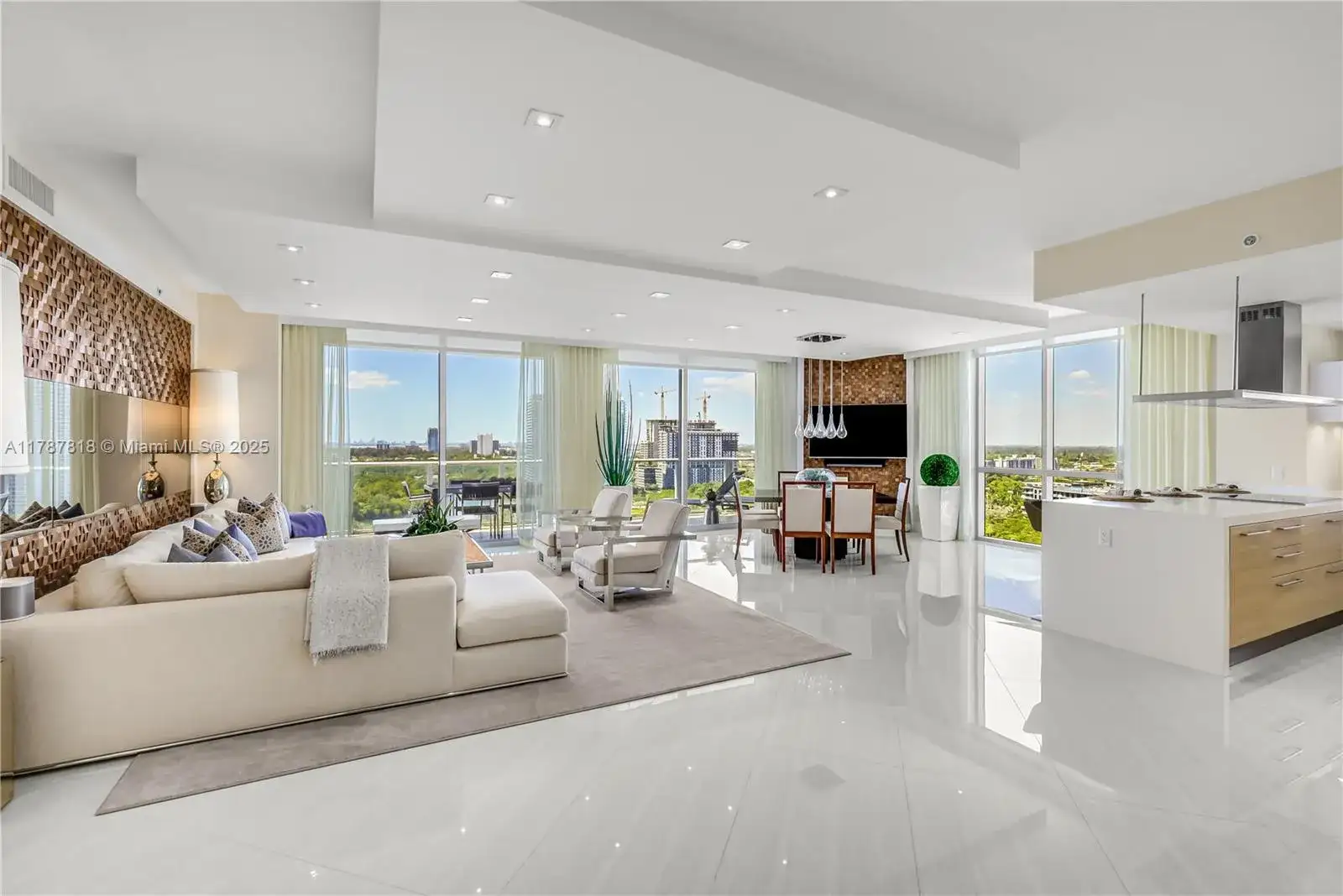 17111 Biscayne Blvd # 1902, North Miami Beach FL 33160 photo 3