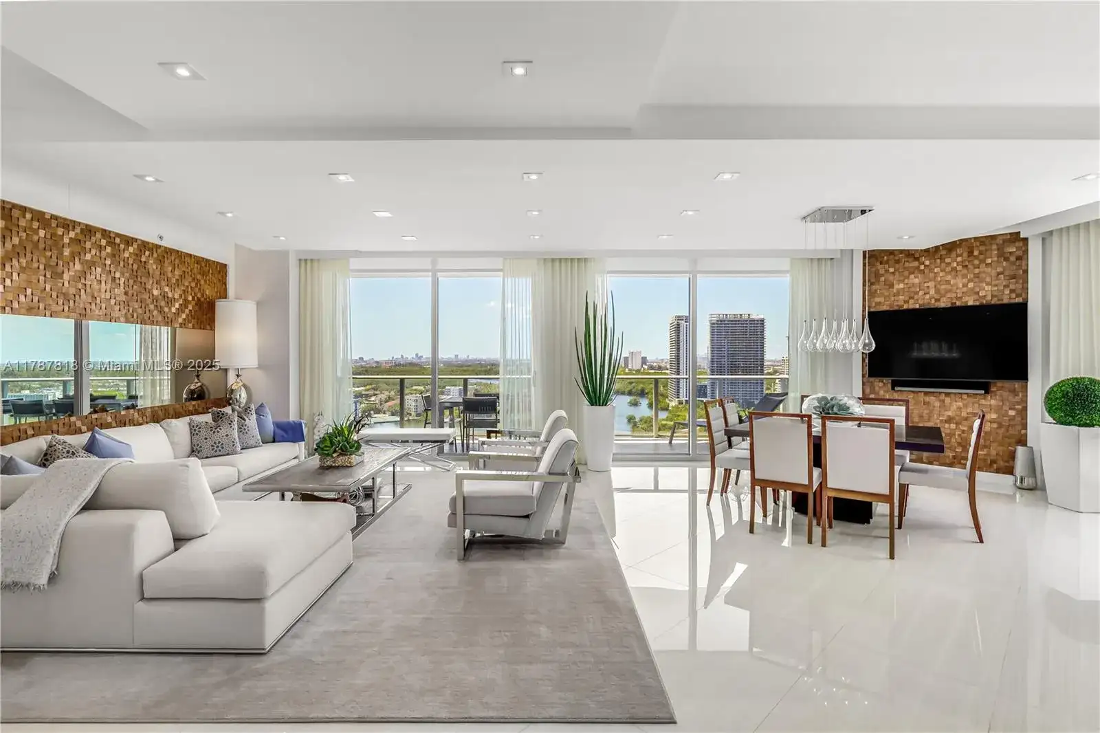 17111 Biscayne Blvd # 1902, North Miami Beach FL 33160 photo 4