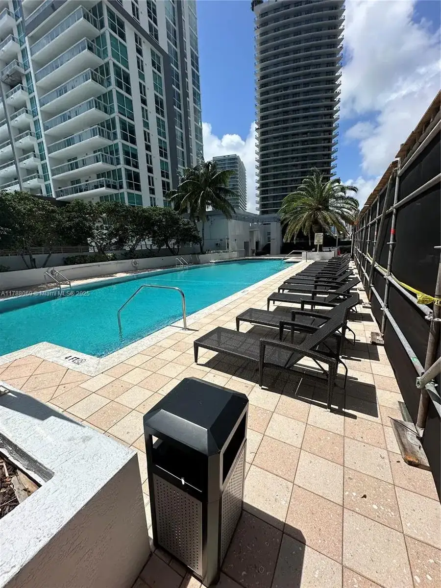 1060 Brickell Ave # 2007, Miami FL 33131 photo 2