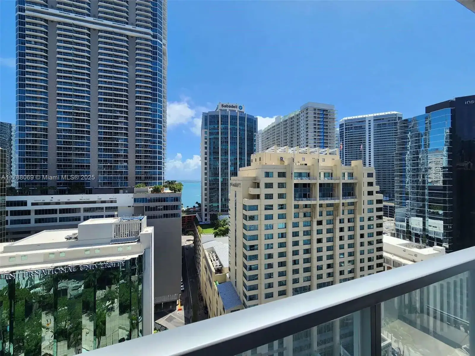 1060 Brickell Ave # 2007, Miami FL 33131 photo 3