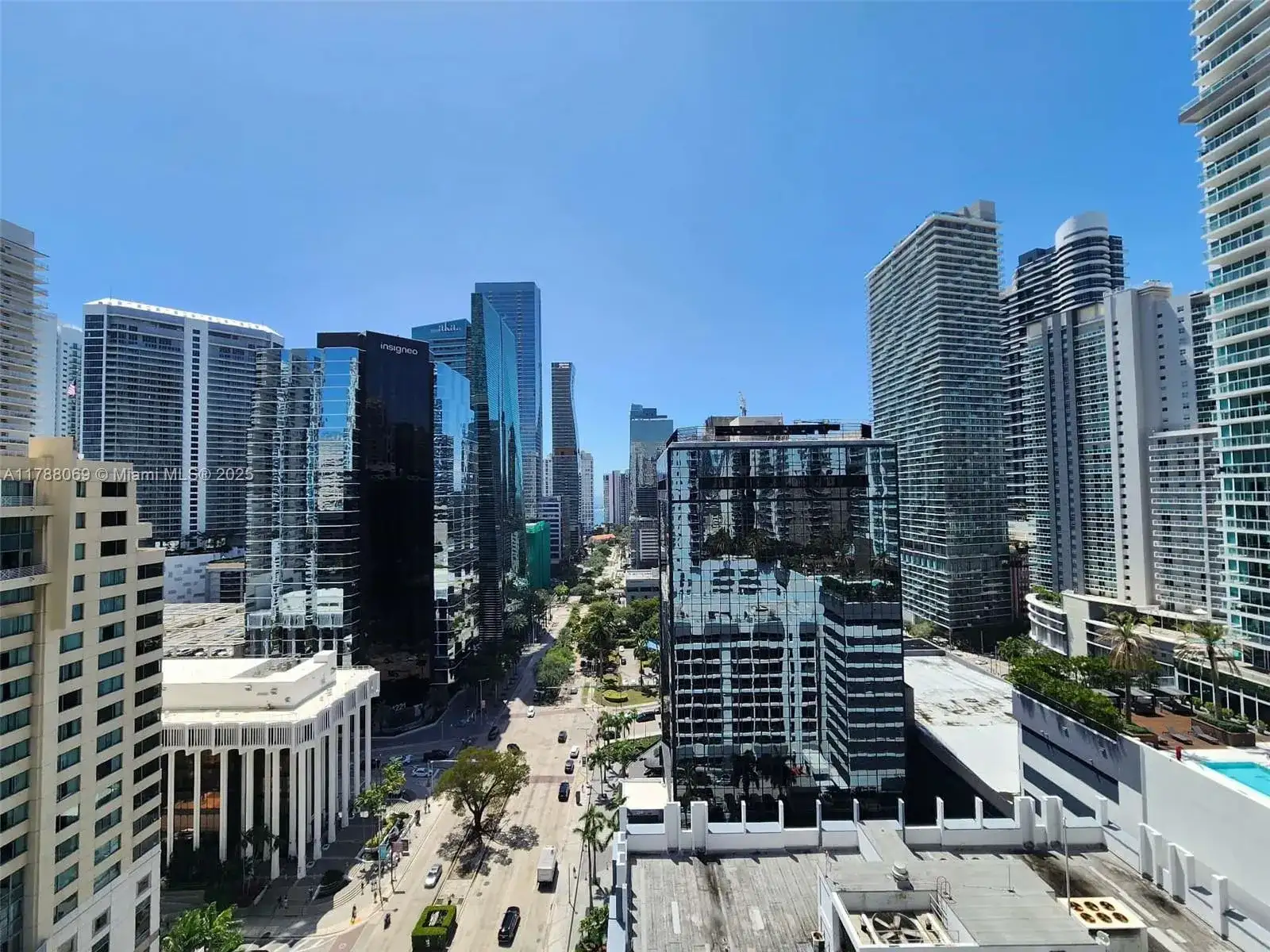 1060 Brickell Ave # 2007, Miami FL 33131 photo 4