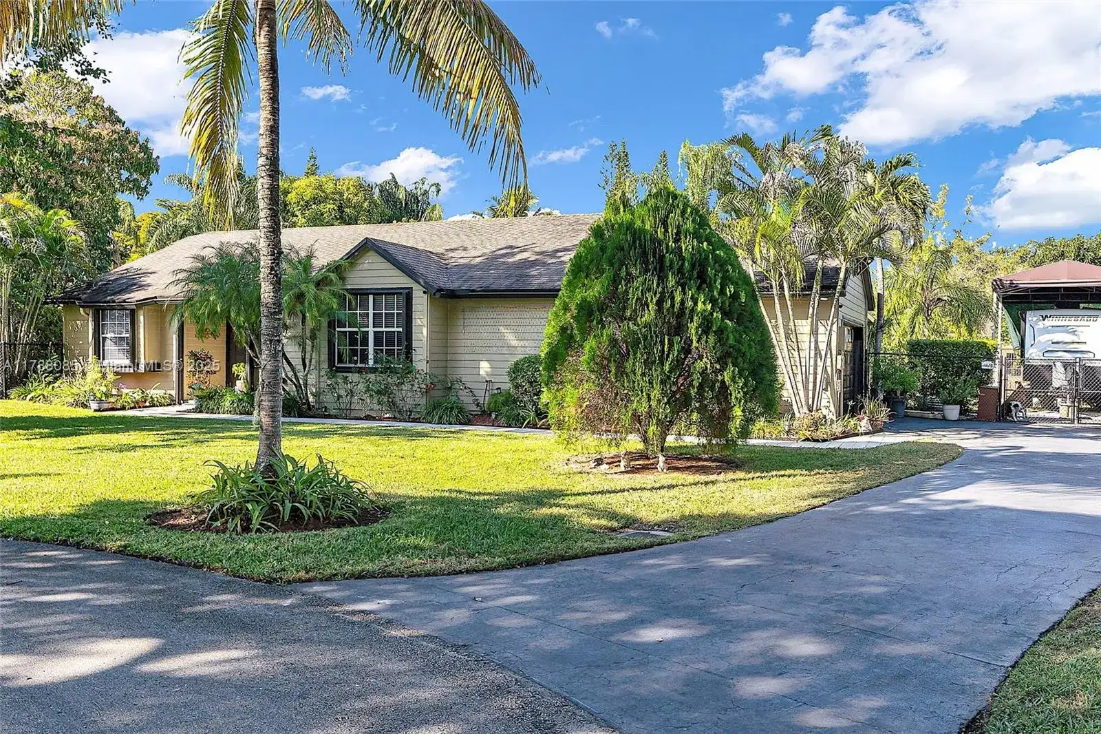 15031 SW 154th Ter, Miami FL 33187 photo 2