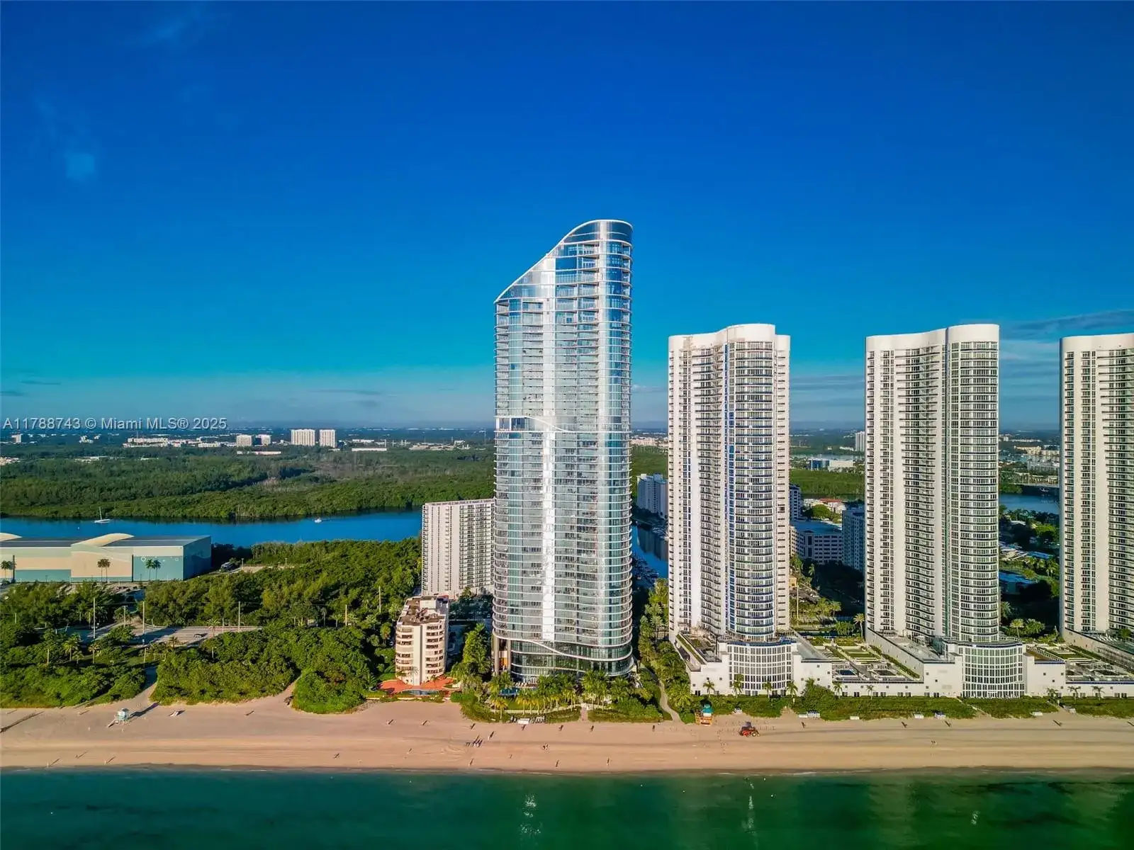 15701 Collins Ave, Sunny Isles Beach FL 33160 photo 2