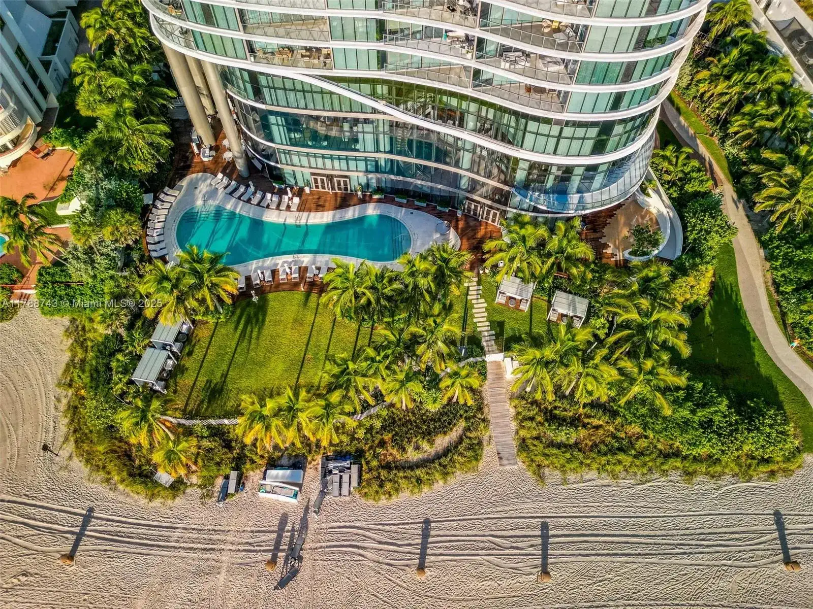 15701 Collins Ave, Sunny Isles Beach FL 33160 photo 4