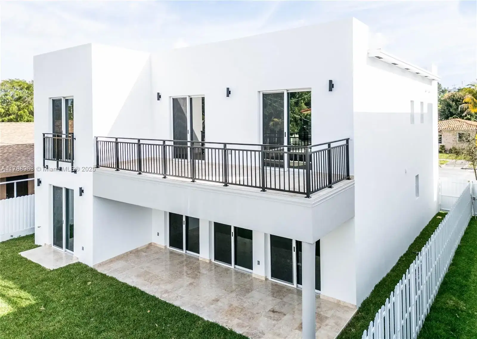 910 SW 24th Rd, Miami FL 33129 photo 3