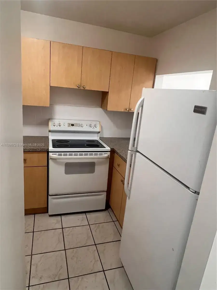 10851 SW 2nd St # K304, Sweetwater FL 33174 photo 4