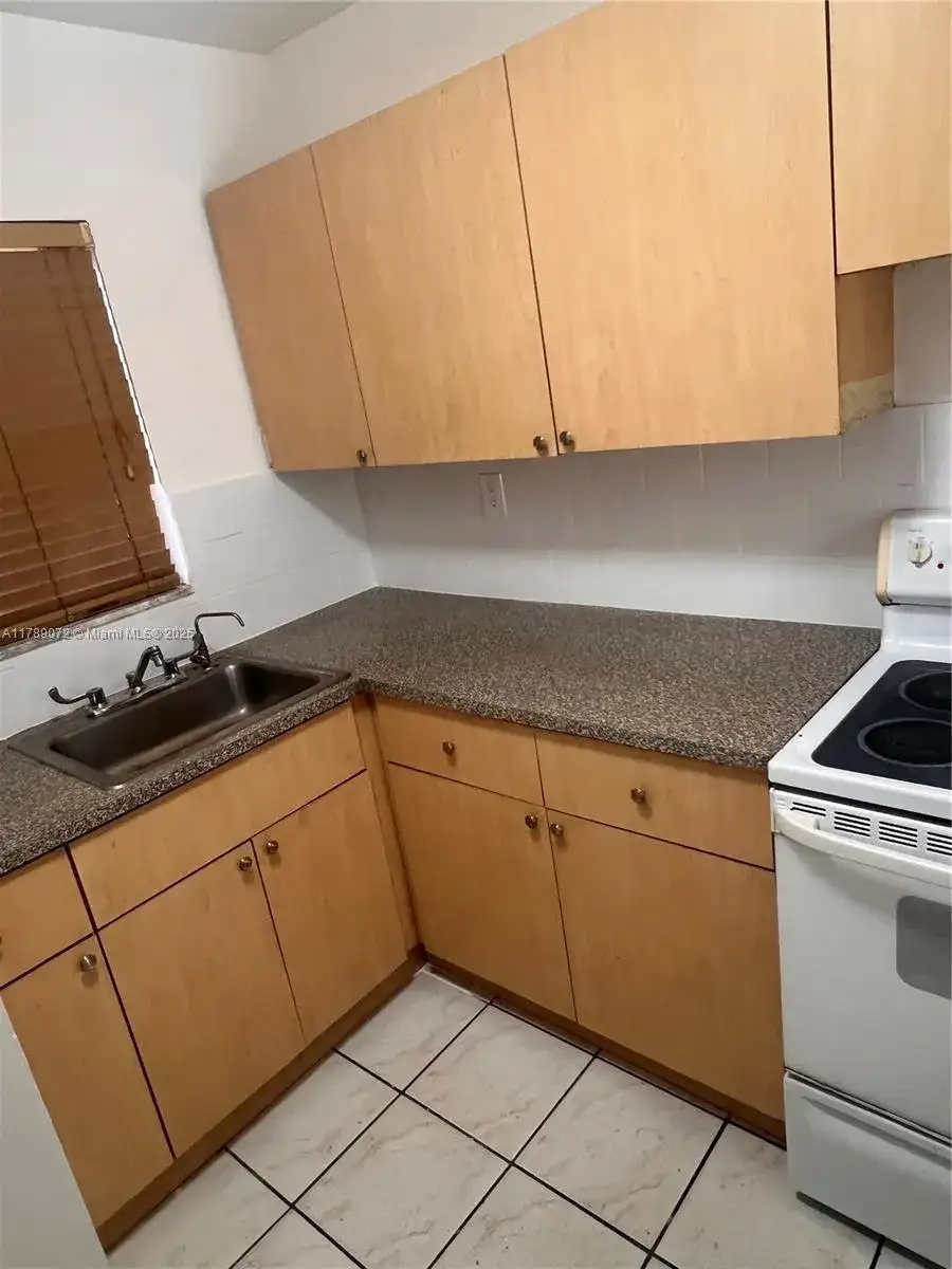 10851 SW 2nd St # K304, Sweetwater FL 33174 photo 5