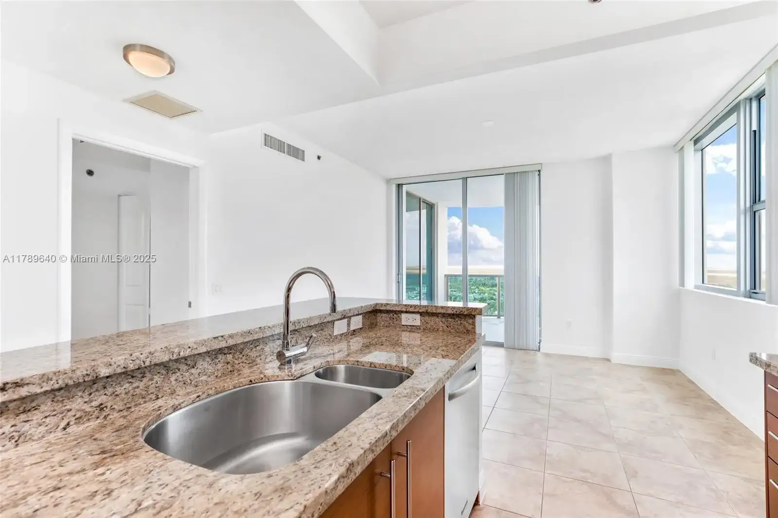 2641 N Flamingo Rd # 2608N, Sunrise FL 33323 photo 2