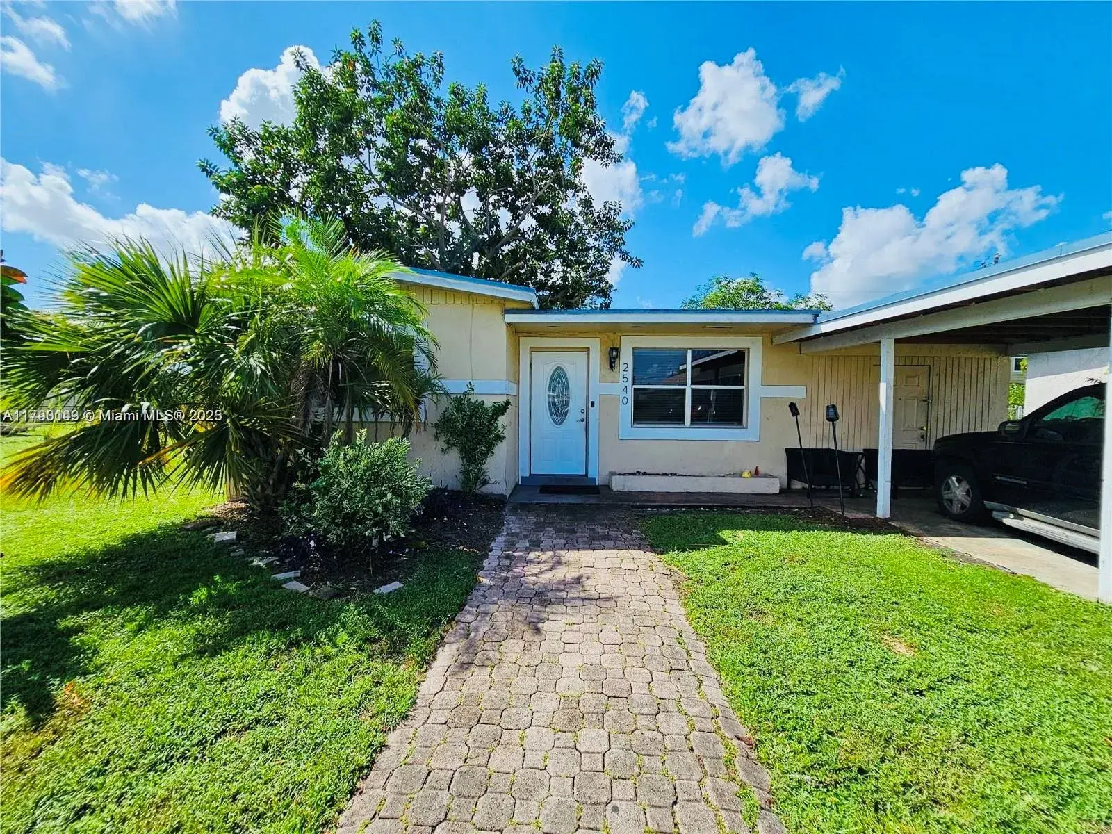 2540 NW 15th St, Fort Lauderdale FL 33311