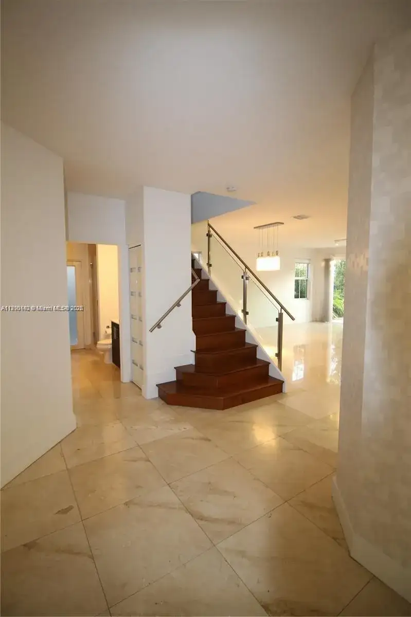 10564 NW 70th Ln, Doral FL 33178 photo 3