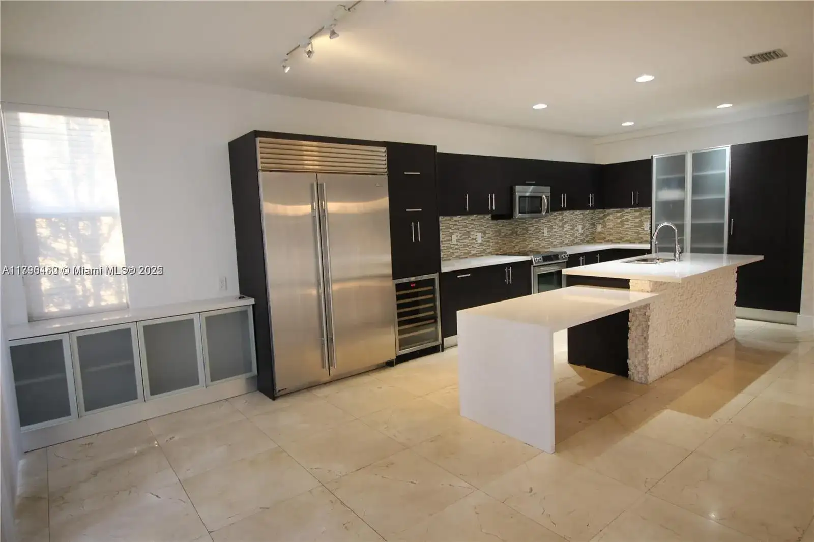 10564 NW 70th Ln, Doral FL 33178 photo 5