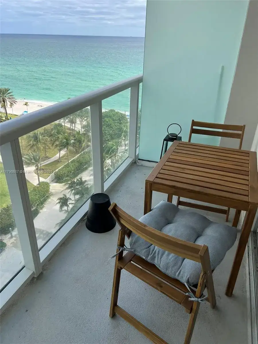 19201 Collins Ave # 1025, Sunny Isles Beach FL 33160 photo 2