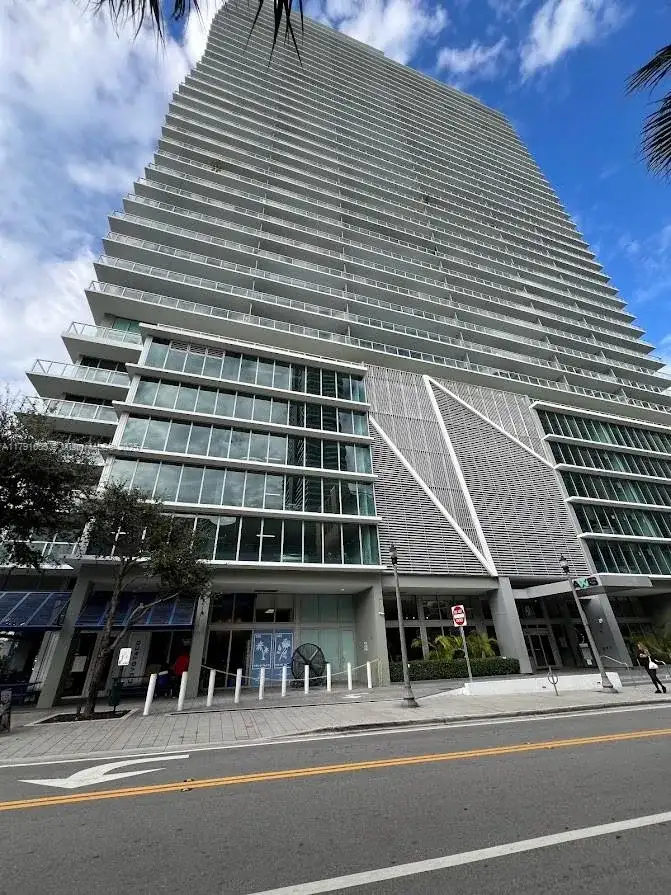 79 SW 12th St, Miami FL 33130 photo 2