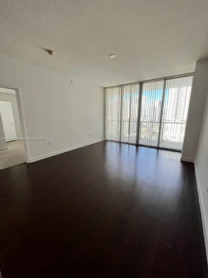 79 SW 12th St, Miami FL 33130 photo 3