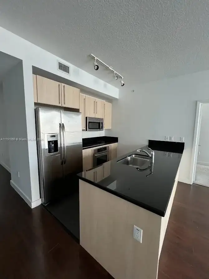 79 SW 12th St, Miami FL 33130 photo 4