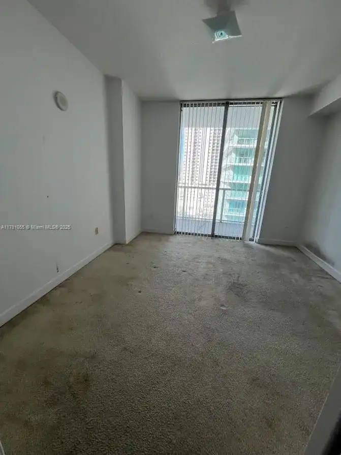 79 SW 12th St, Miami FL 33130 photo 5
