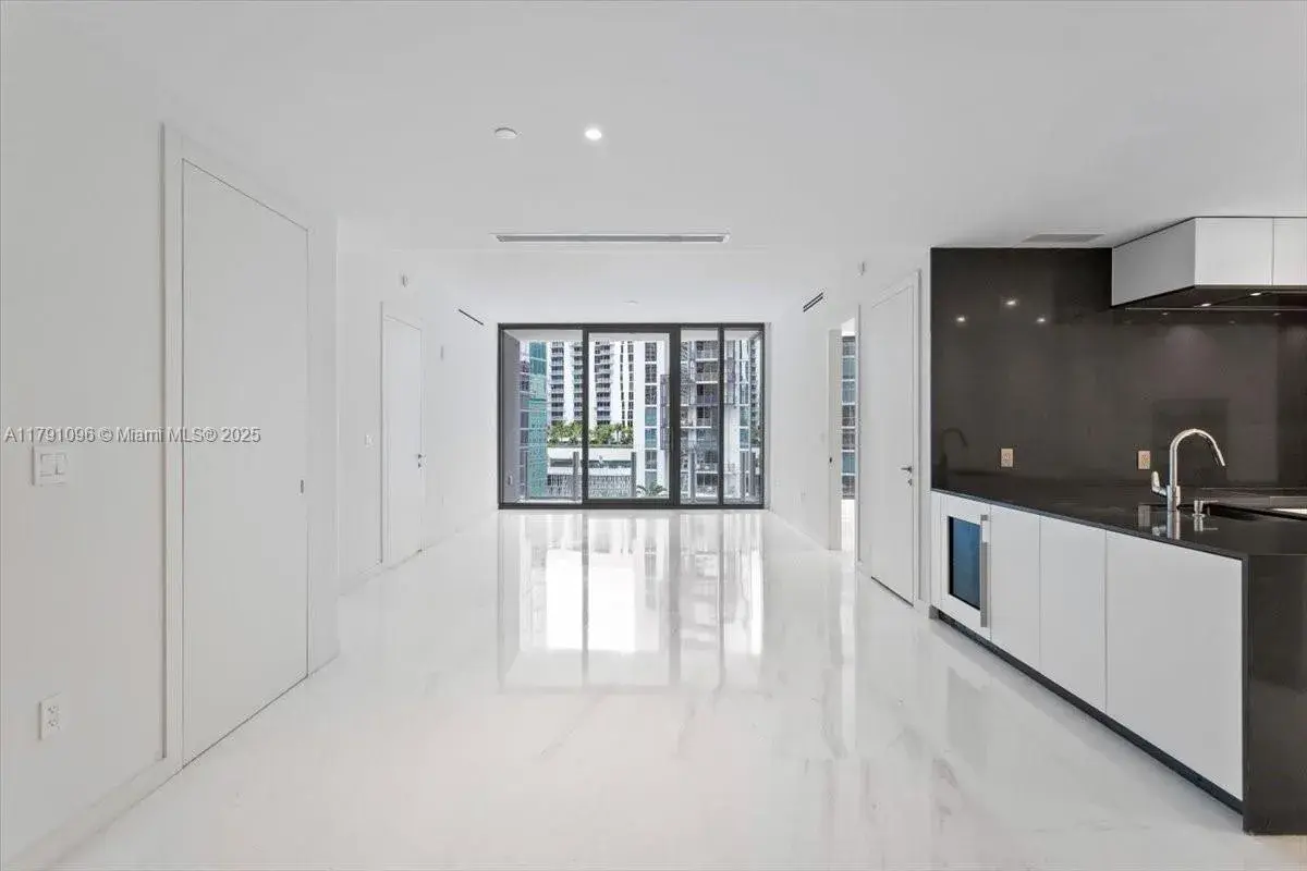 300 Biscayne Blvd Way # 2509, Miami FL 33131