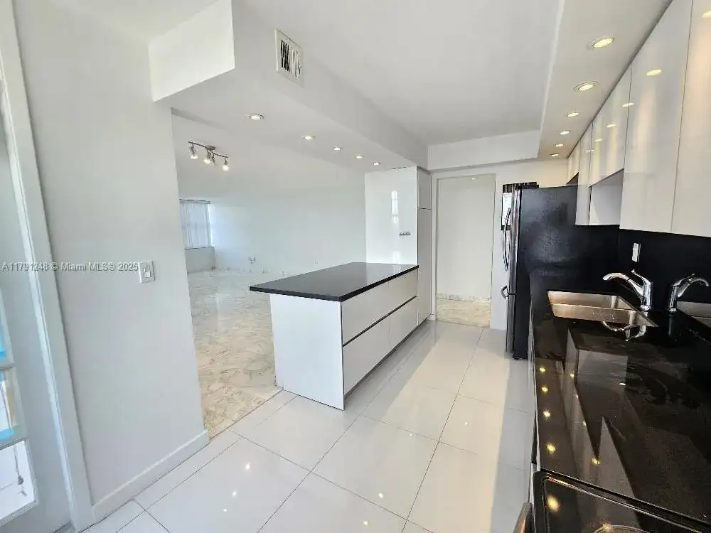 18051 Biscayne Blvd # 1704, Aventura FL 33160 photo 3