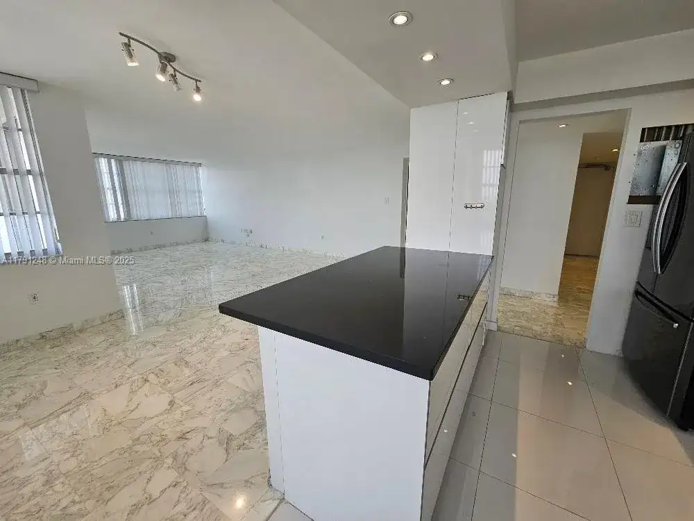 18051 Biscayne Blvd # 1704, Aventura FL 33160 photo 5