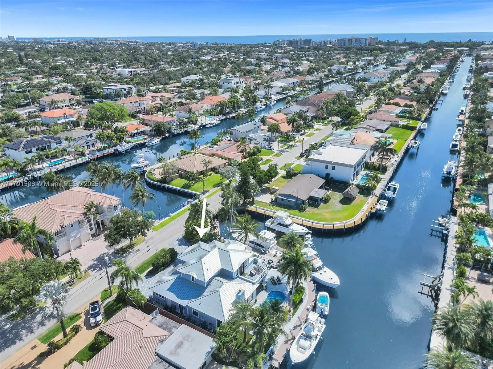 2340 NE 48th St, Lighthouse Point FL 33064
