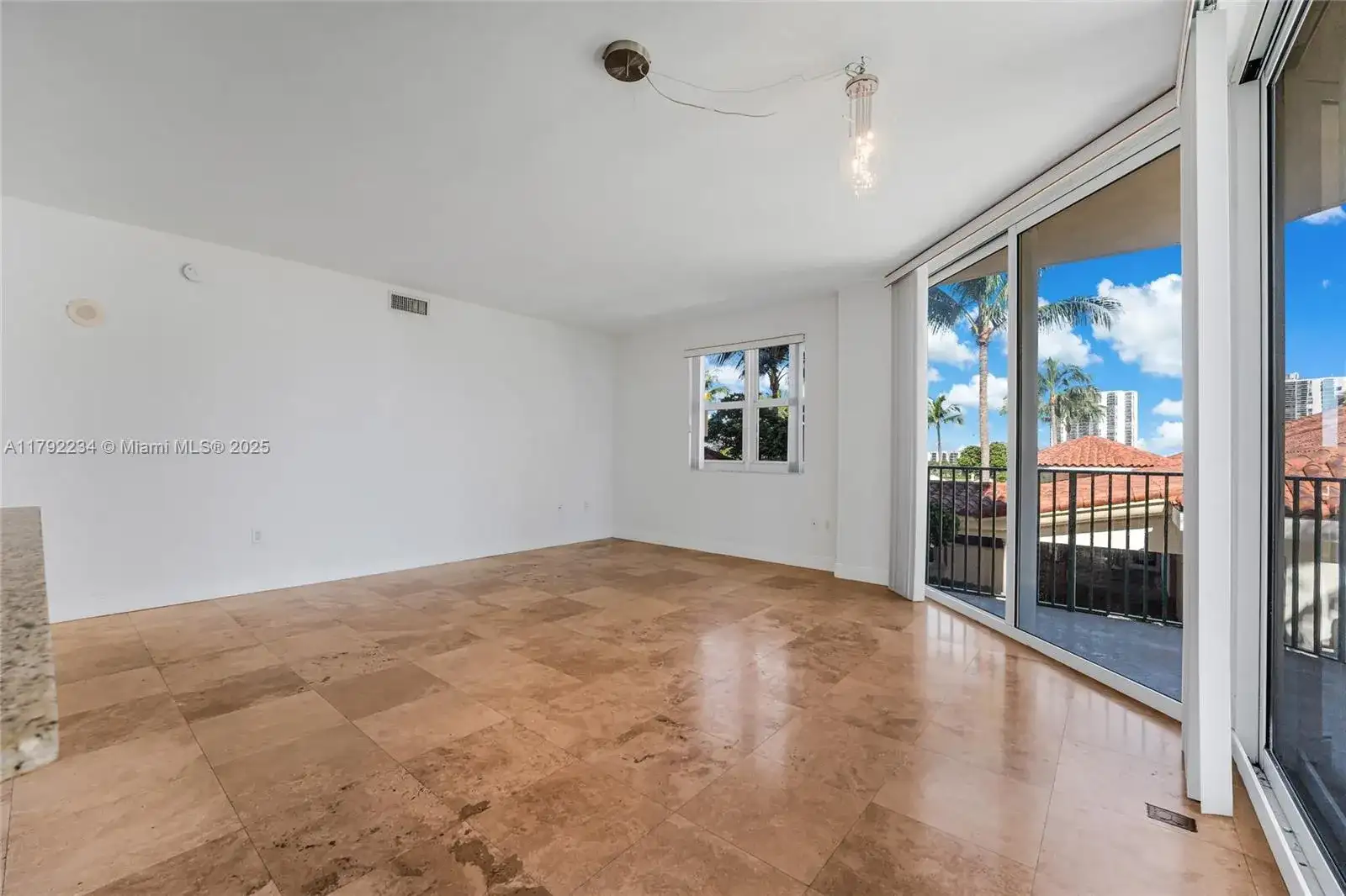 19900 E Country Club Dr, Aventura FL 33180 photo 5