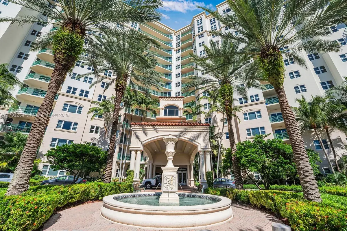 19900 E Country Club Dr, Aventura FL 33180