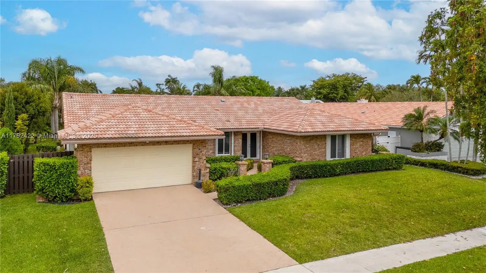 1341 NW 98th Ave, Plantation FL 33322 photo 2