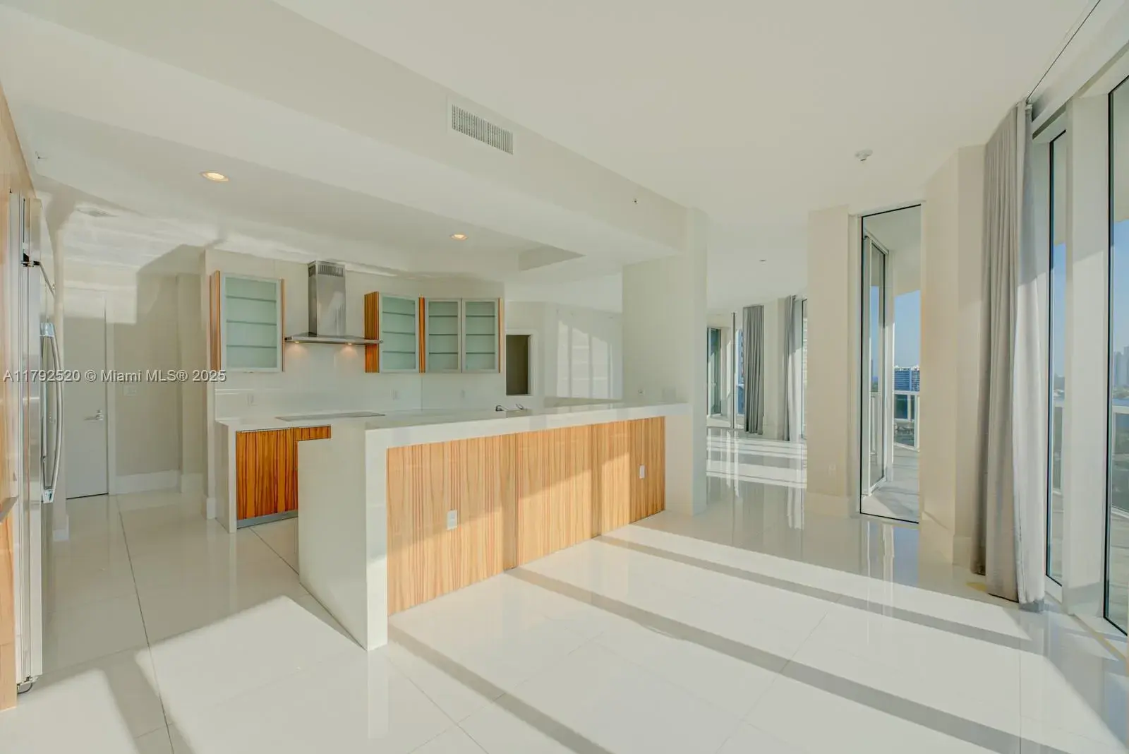4100 Island Blvd # 1402, Aventura FL 33160