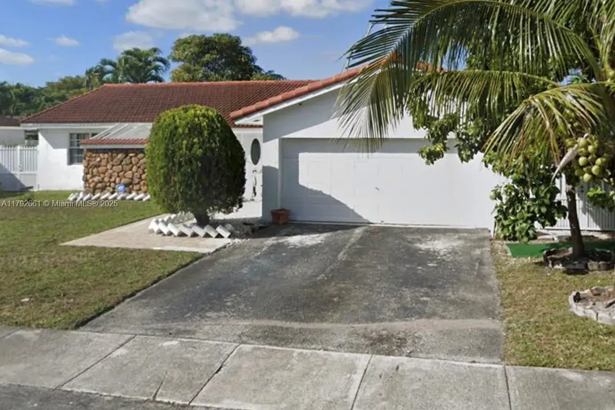 4904 SW 140th Ct, Miami FL 33175