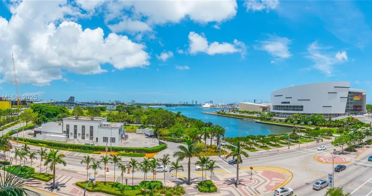 900 Biscayne Blvd # 707, Miami FL 33132