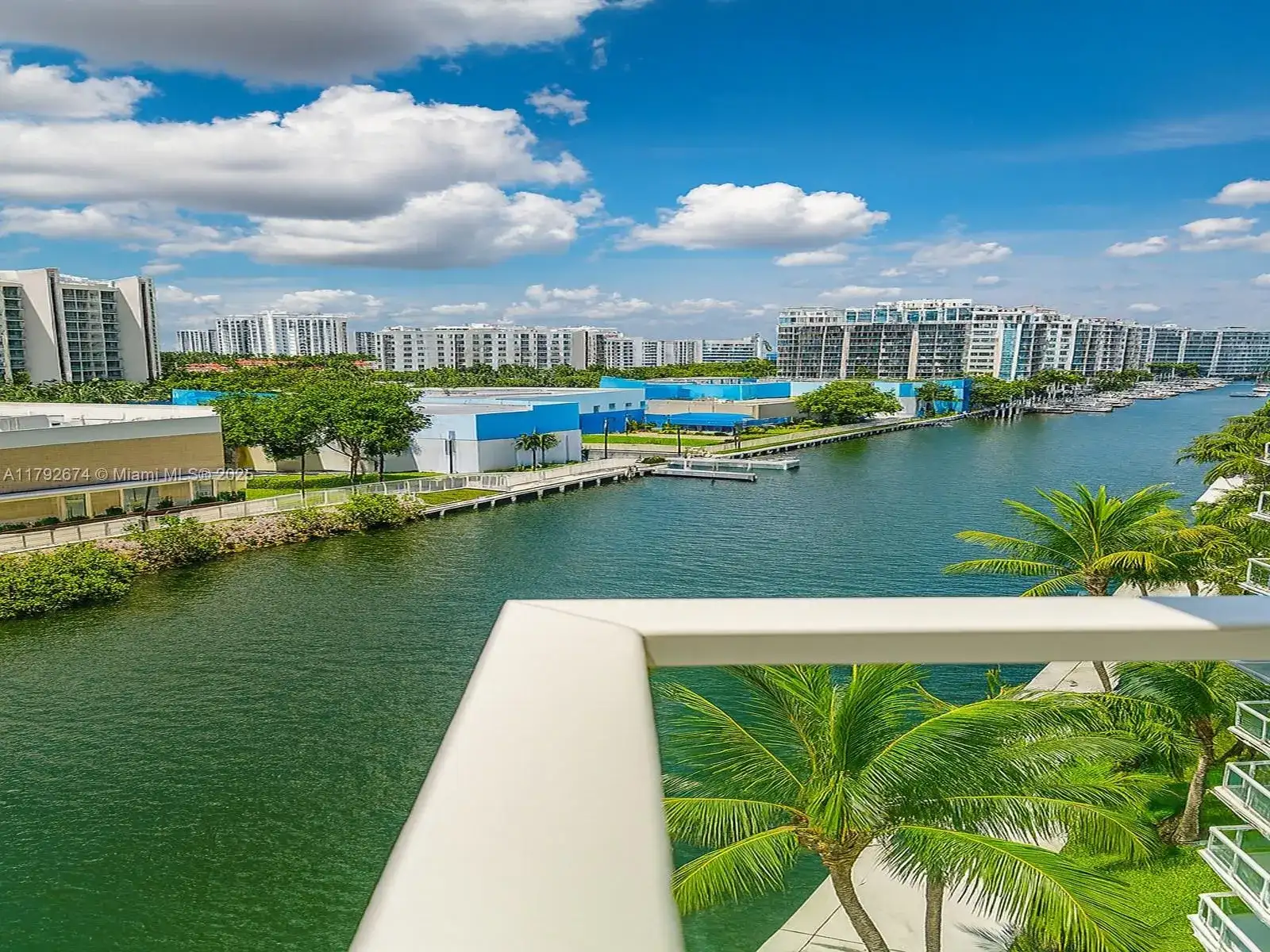 3330 NE 190th St, Aventura FL 33180 photo 2