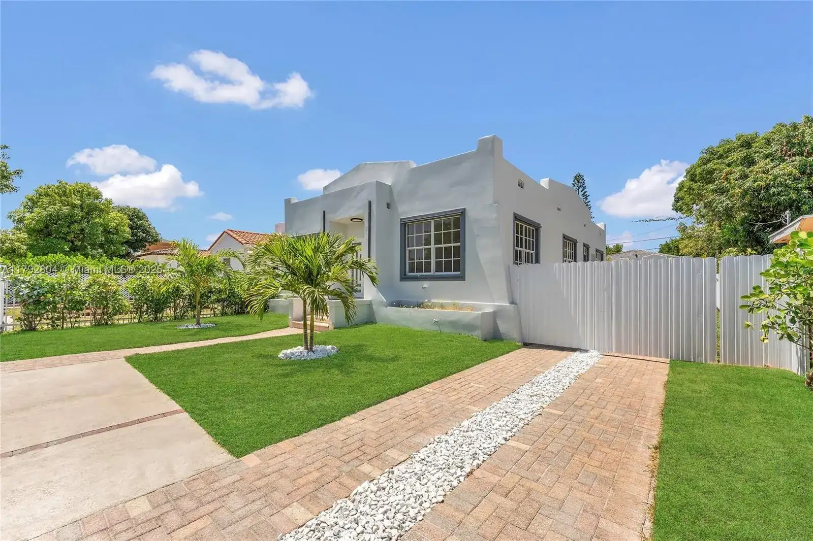 2357 SW 11th Ter, Miami FL 33135 photo 2