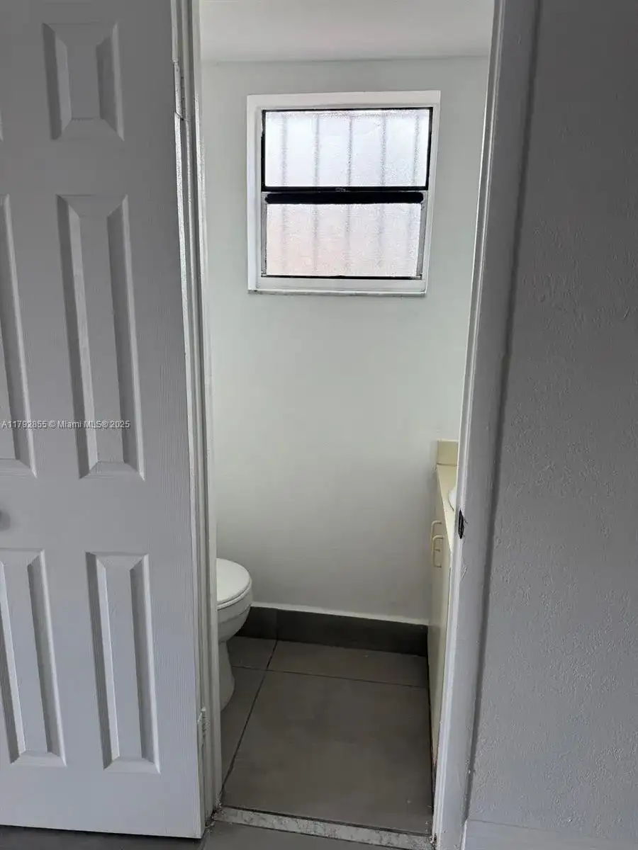 2291 W 53rd Pl # 2291, Hialeah FL 33016 photo 4