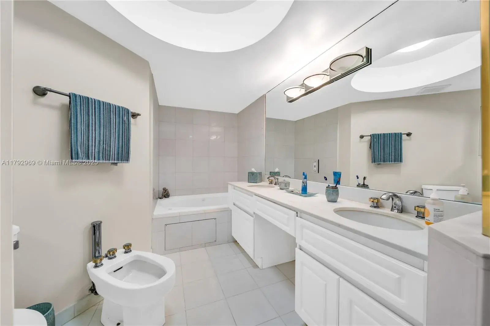 6301 Collins Ave # 1708, Miami Beach FL 33141