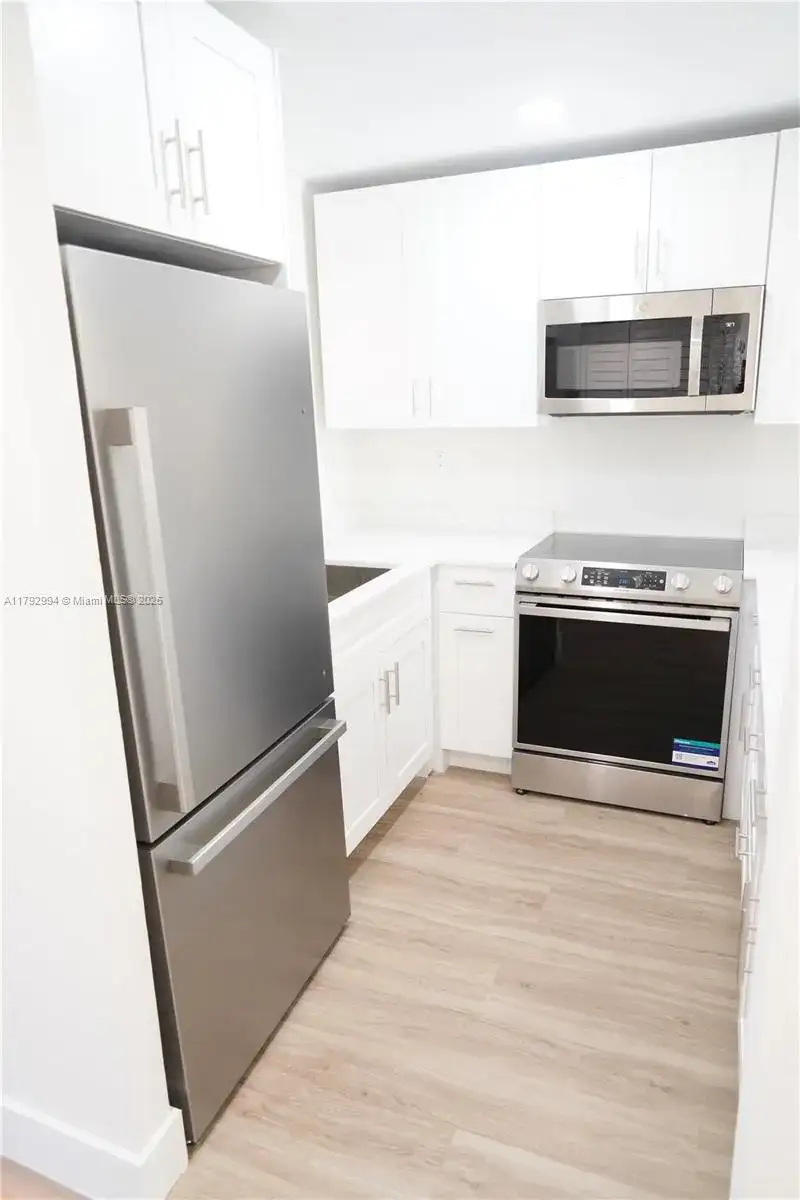 9041 Sunrise Lakes Blvd # 110, Sunrise FL 33322 photo 3