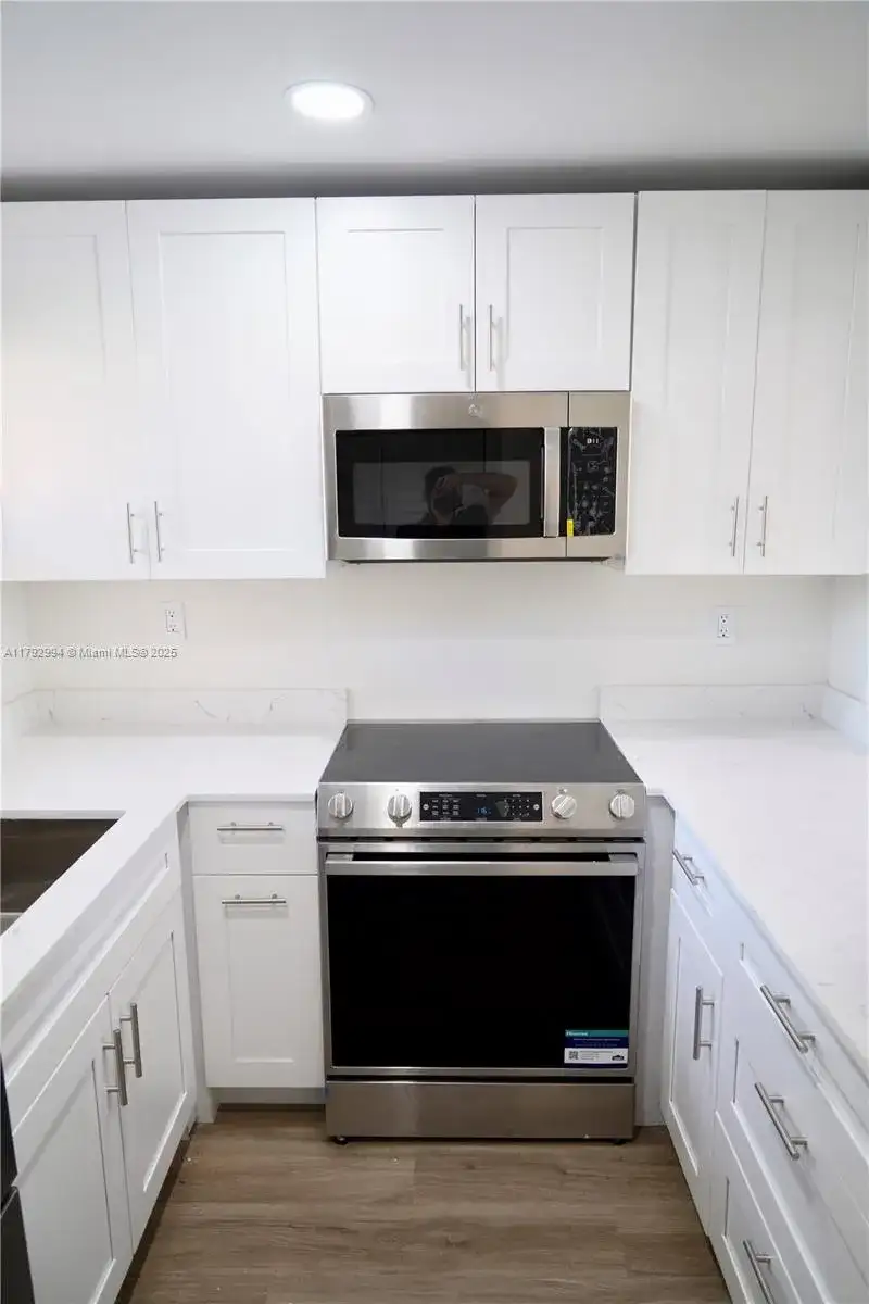 9041 Sunrise Lakes Blvd # 110, Sunrise FL 33322 photo 4