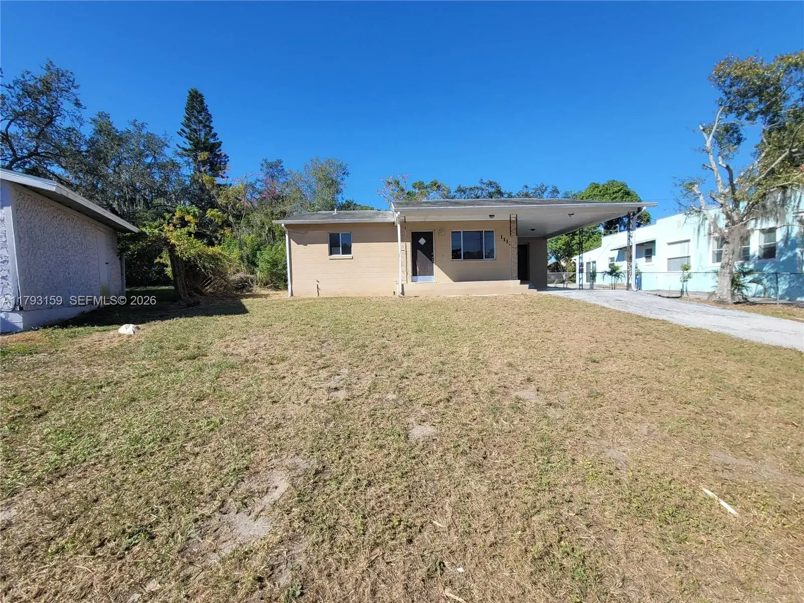 1112 Evanston ST, Sebring FL 33870 photo 3