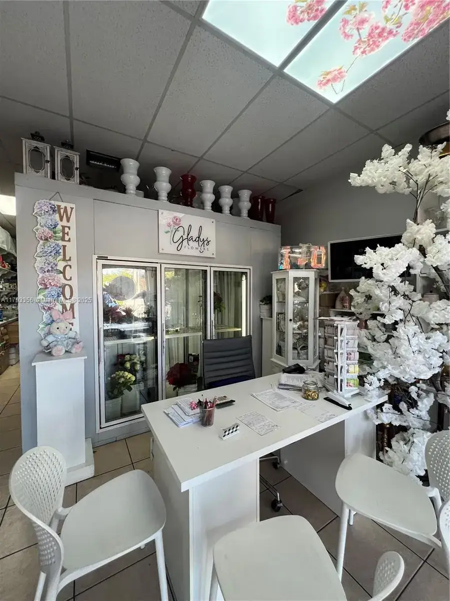 FLOWER SHOP FOR SALE SW 137th Ave, Miami FL 33175