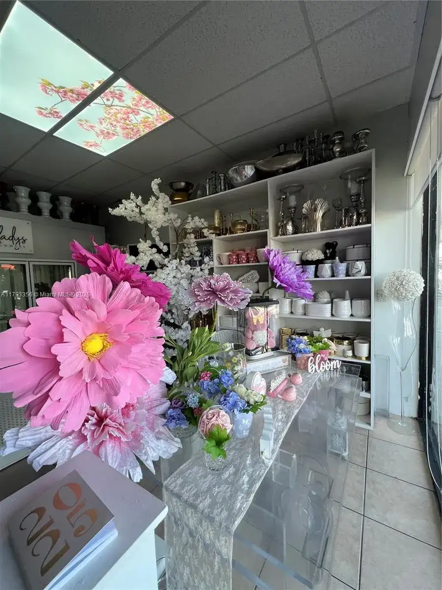 FLOWER SHOP FOR SALE SW 137th Ave, Miami FL 33175 photo 2