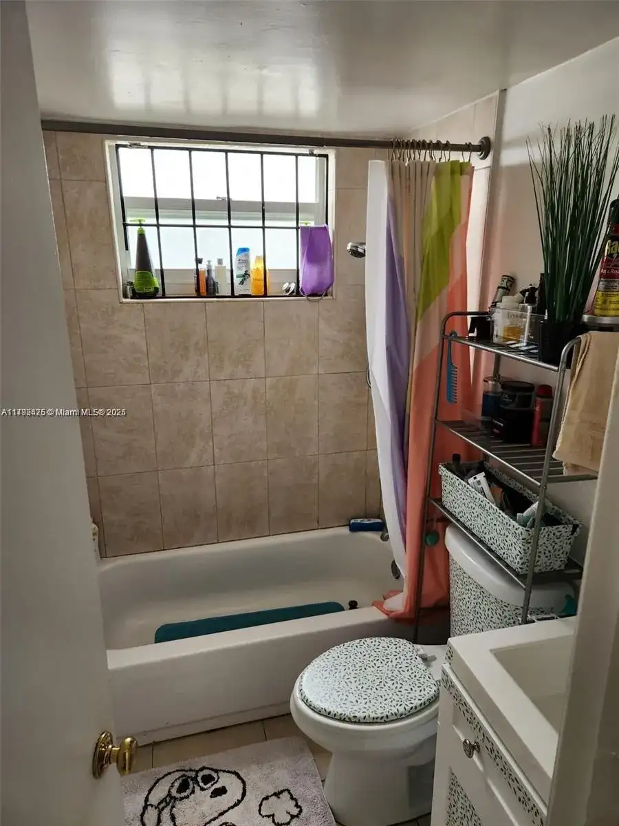 1243 NW 61st St, Miami FL 33142 photo 5