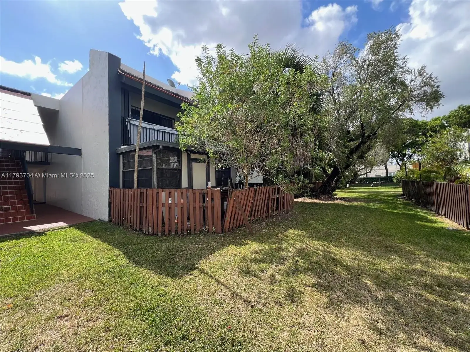 460 W Park Dr # 103, Miami FL 33172 photo 4