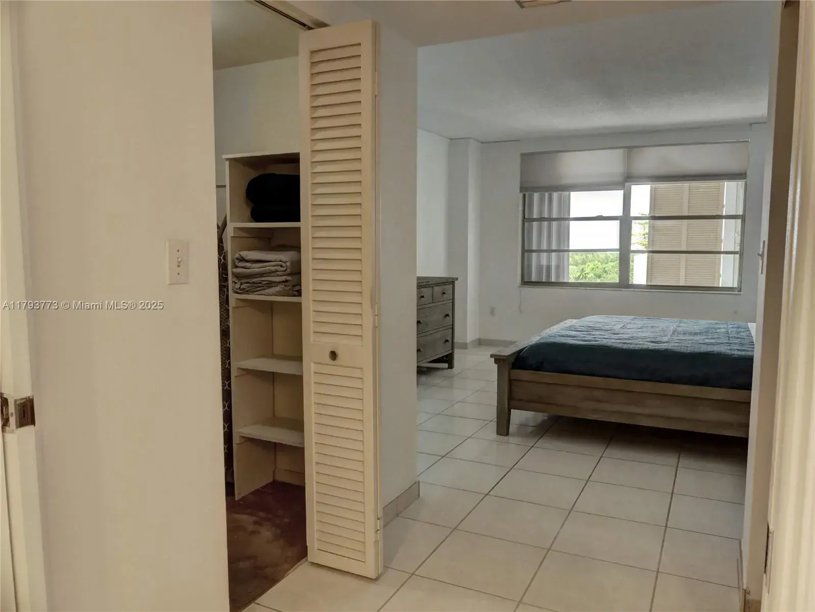 155 Ocean Lane Dr # 1006, Key Biscayne FL 33149
