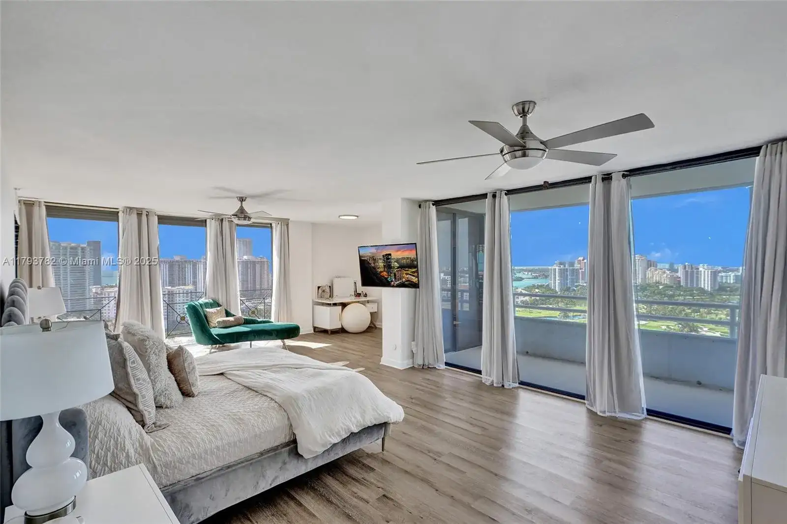 20355 NE 34th Ct # 2725, Aventura FL 33180 photo 2