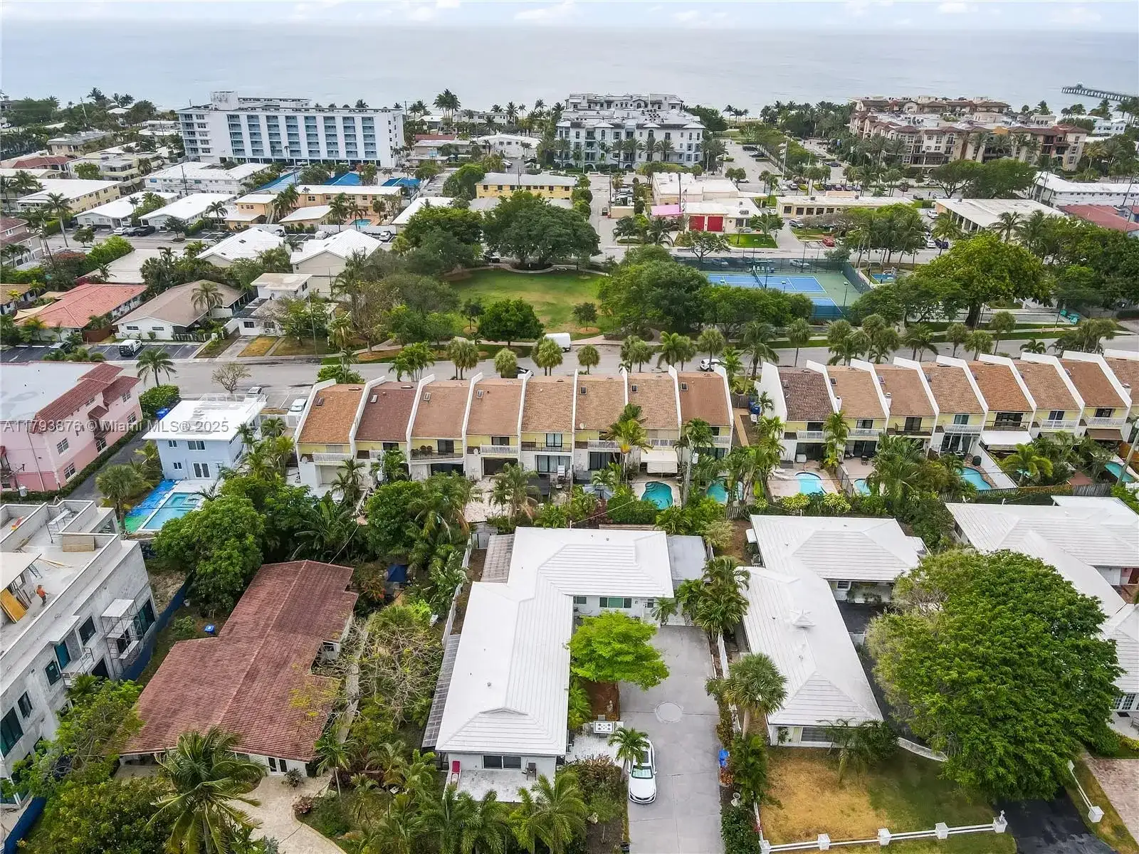 4512 Seagrape Dr # E2, Lauderdale By The Sea FL 33308 photo 2