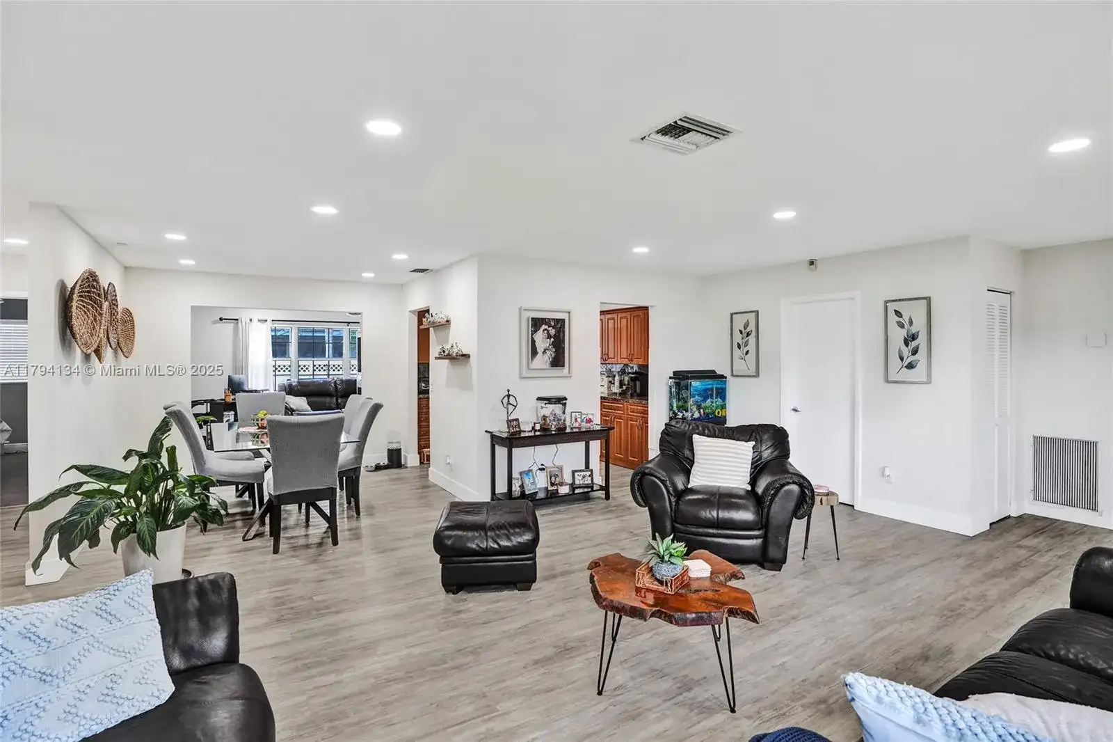 Sheridan, Cooper City FL 33026 photo 5