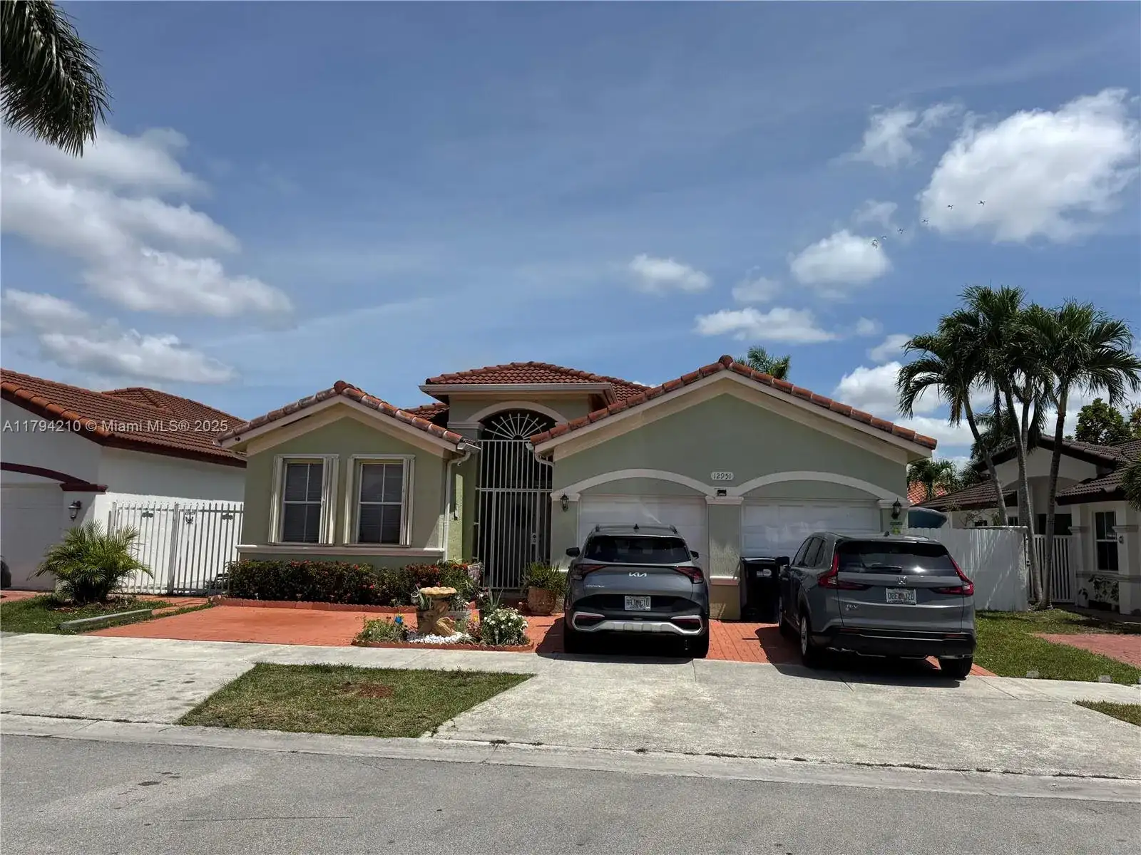 12951 NW 8th St, Miami FL 33182 photo 3